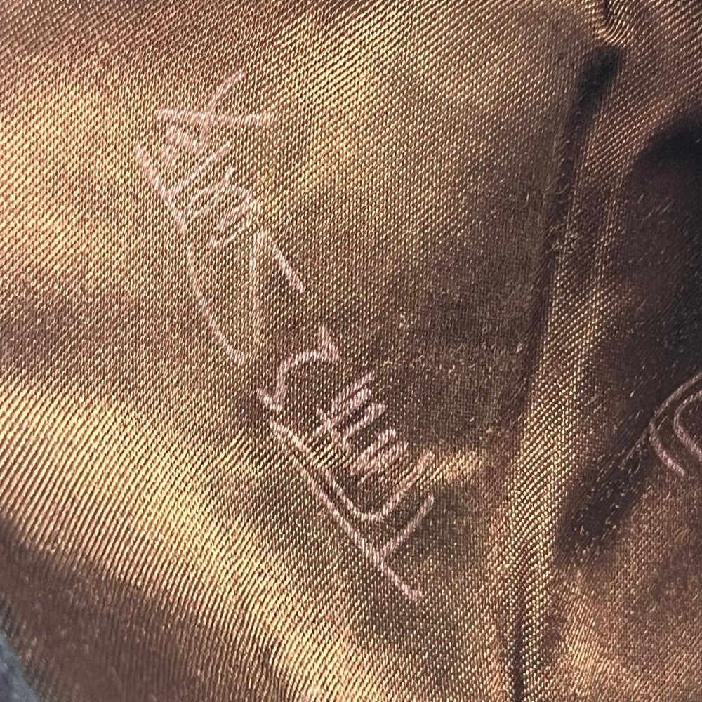 Women's Vintage Black Leather Handbag Chain Strap Clutch with Gold Emblem - Picture 4 of 4